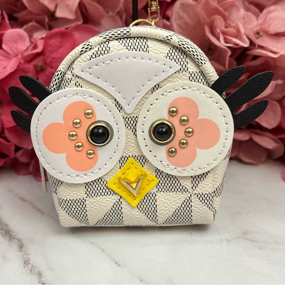 Mini Owl Gray & White Backpack Coin Purse Keychain Charm - Picture 6 of 13